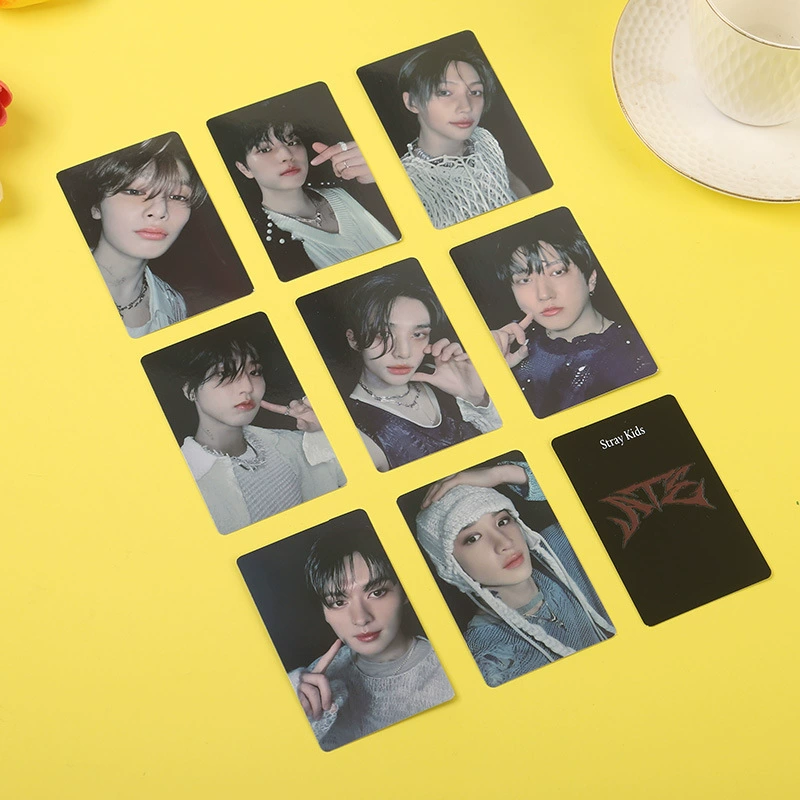 Фотокарточка (STRAY KIDS) компактная карточка, ламинированная 5,4 × 8,6 см, коллекционные варианты