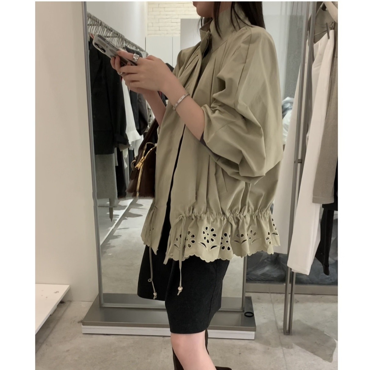 Real Shot of Korean Ins2025 Autumn New Style Korean Design Stand-Up Collar Floral Hollow Drawstring Trench Coat Short Jacket for Women