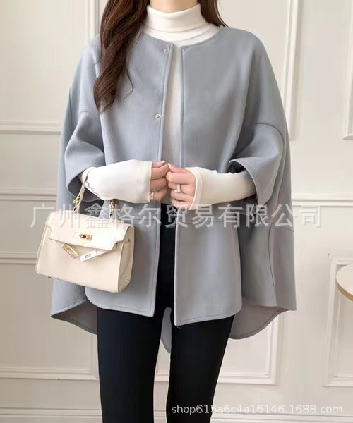 밝은 회색 반점