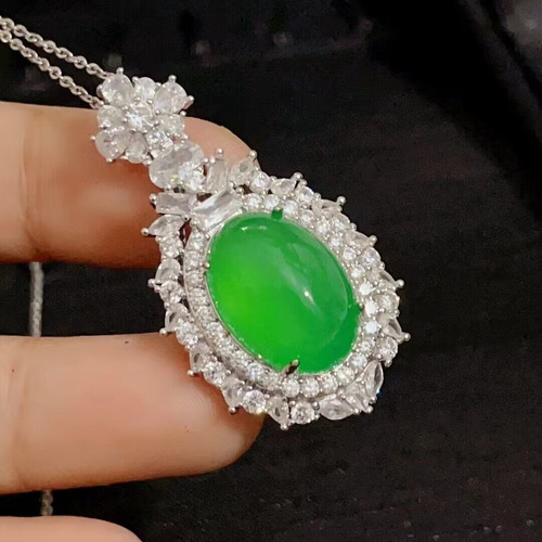 Ice white chalcedony pigeon egg pendant sun green agate women's jade necklace pendant live supply multiple options