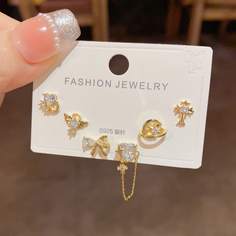 S925 aguja de plata micro incrustaciones de circón pendientes cortos pendientes de pelo corto japonés y coreano elegante todo-fósforo simple conjunto de tres piezas pendientes para las mujeres