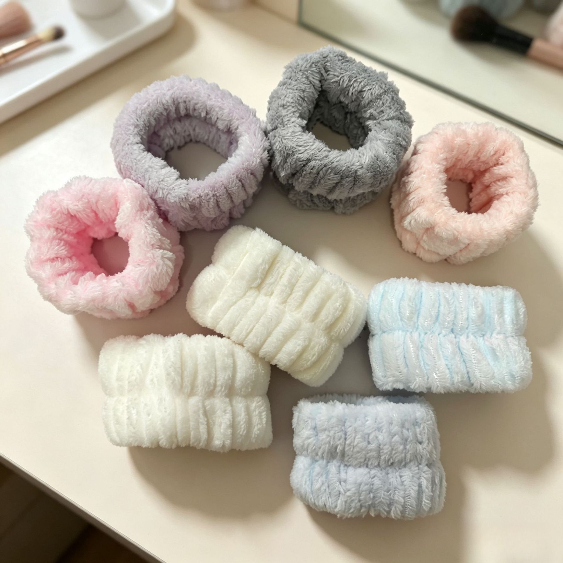 Candy-colored wristband for washing face, absorbent sports wristband for wiping sweat, portable sweat-absorbing hairband