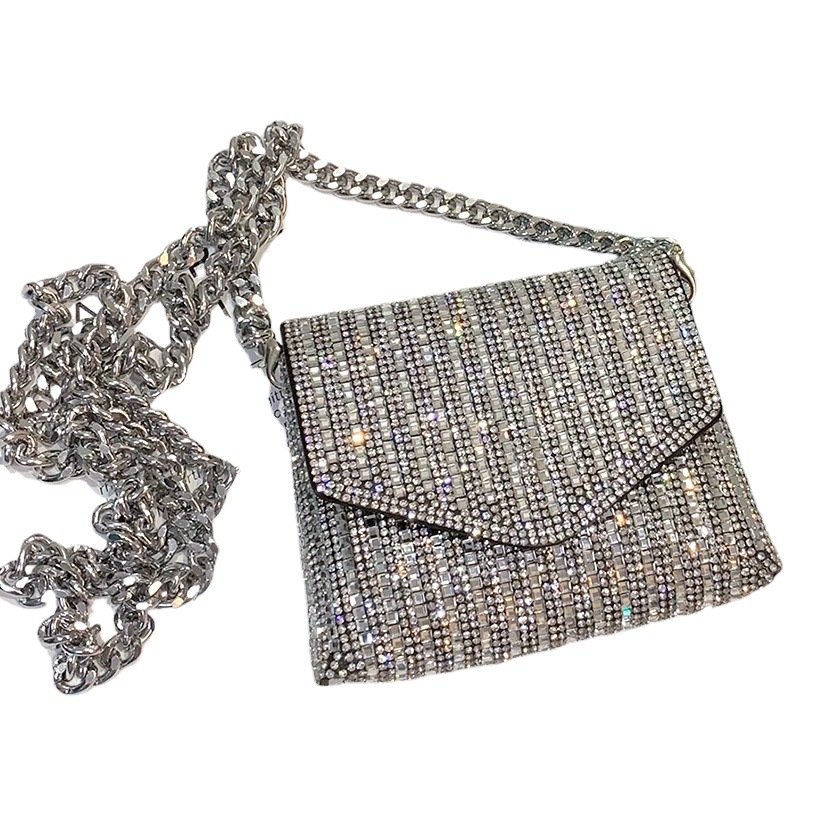 2024 Mini bolso de diamantes de imitación Guangzhou Trend Cross-border Foreign Trade Chain Ropa de cena con estilo bolso de tarjeta de cambio bolso de mensajero