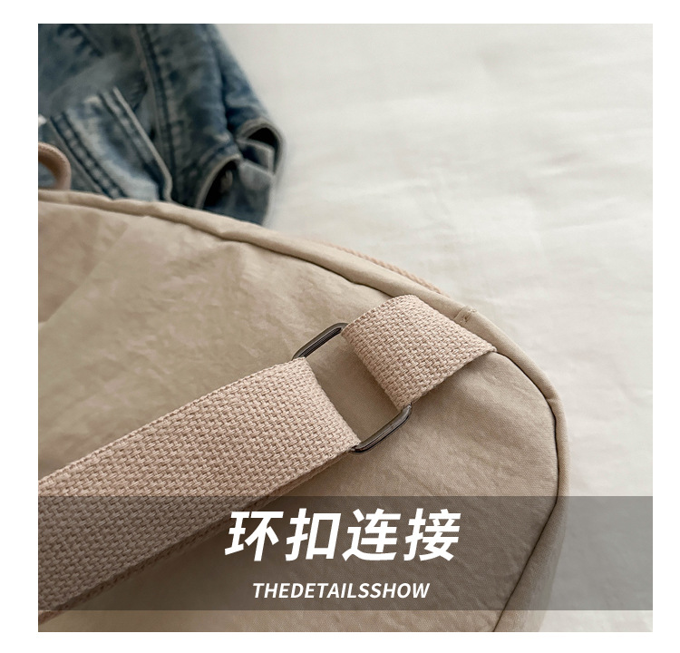 The new large-capacity, fashionable and versatile Korean casual chest bag for autumn and winter, as well as the simple travel canvas bag, are selling well among women Item Picture