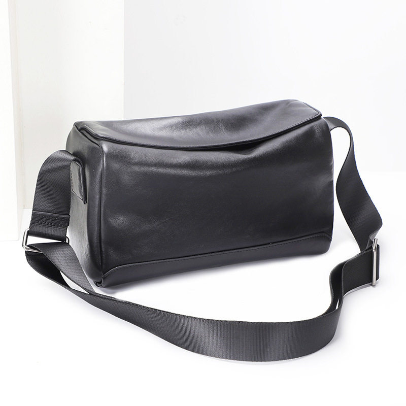 Túi đeo chéo nam da bò thuần phong cách tối giản, túi gối nhỏ 29×11×17 cm — Màu đen chi tiết 3