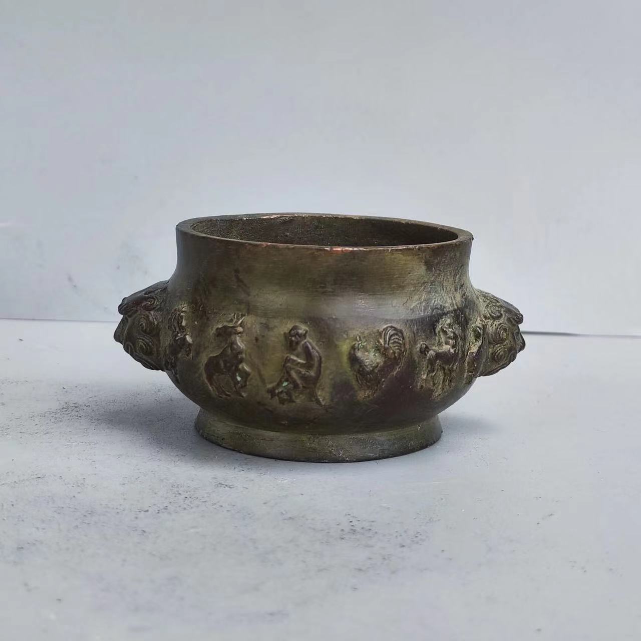 古玩杂项复古黄铜十二生肖兽头香炉熏香炉插香炉包浆老道家居装饰