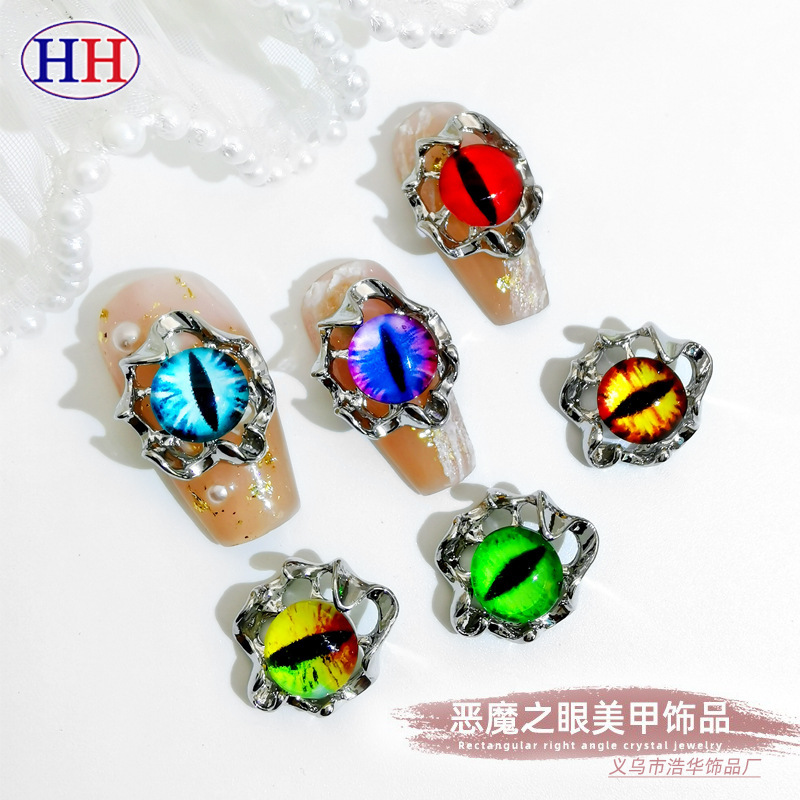 Cross-Border European and American Hot-Selling Devil's Eye Nail Art Jewelry Alloy Three-Dimensional Cat's Eye Nail Art Diamond Jewelry Flash Wholesale