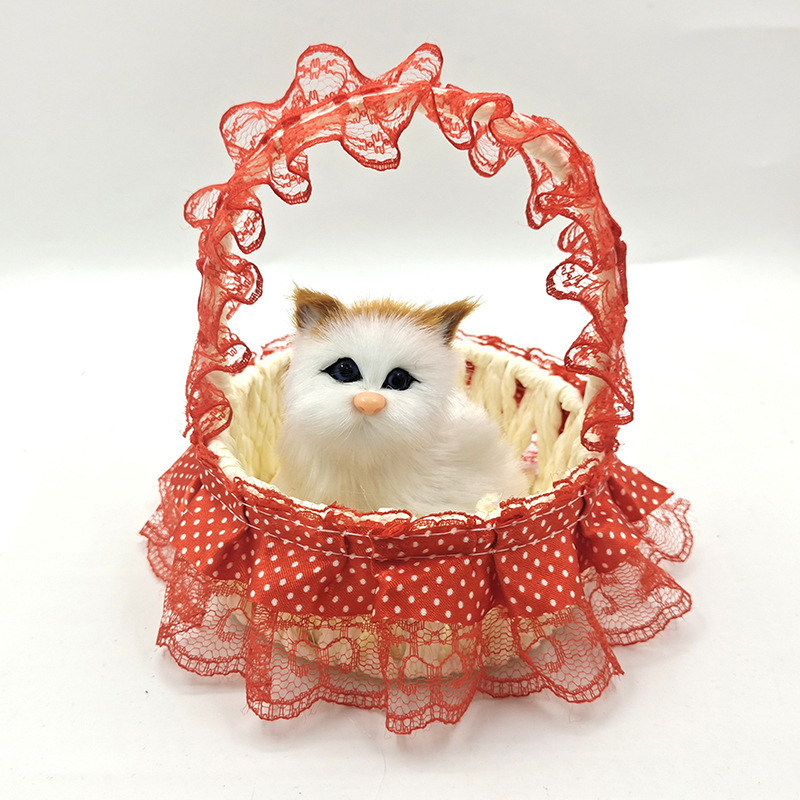 丸い点のレースのバスケットの猫の人形は厳格に材料の誕生日の贈り物を選んで、毛皮の動物のレースのバスケットをシミュレーションします。|undefined