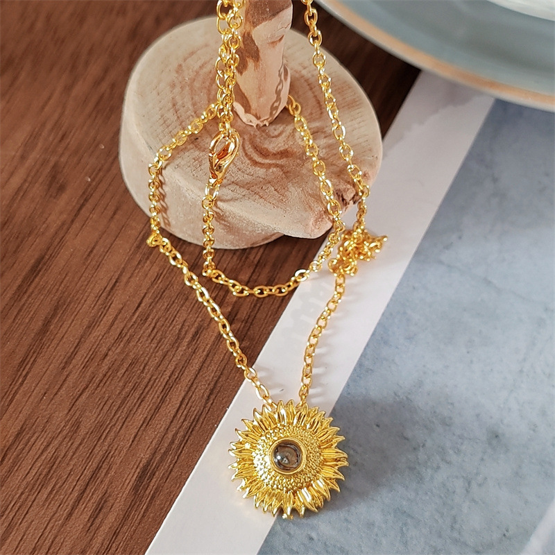 Sunflower Projection Pendant Necklace Elegant Friendship Gift_voghion.com