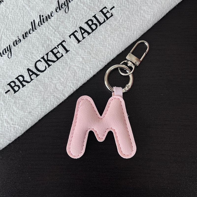 新しいレザーレターペンダントアクセサリーキーホルダーmiuバッグペンダントアクセサリー高価値クロスボーダーアクセサリーインペンダント|undefined