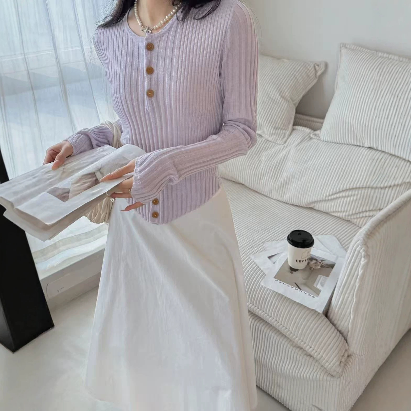 小红书爆款土星刺绣针织衫女春夏款收腰显瘦设计感马蹄袖上衣现货