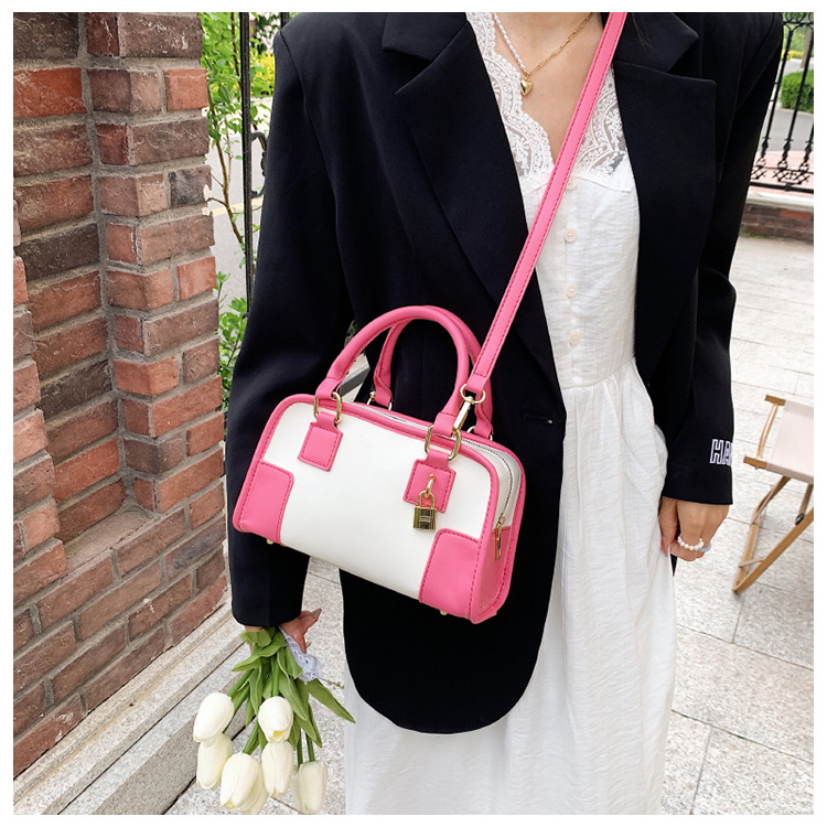 2022 New Style Contrast Color Shoulder Messenger Small Square Bag display picture 2