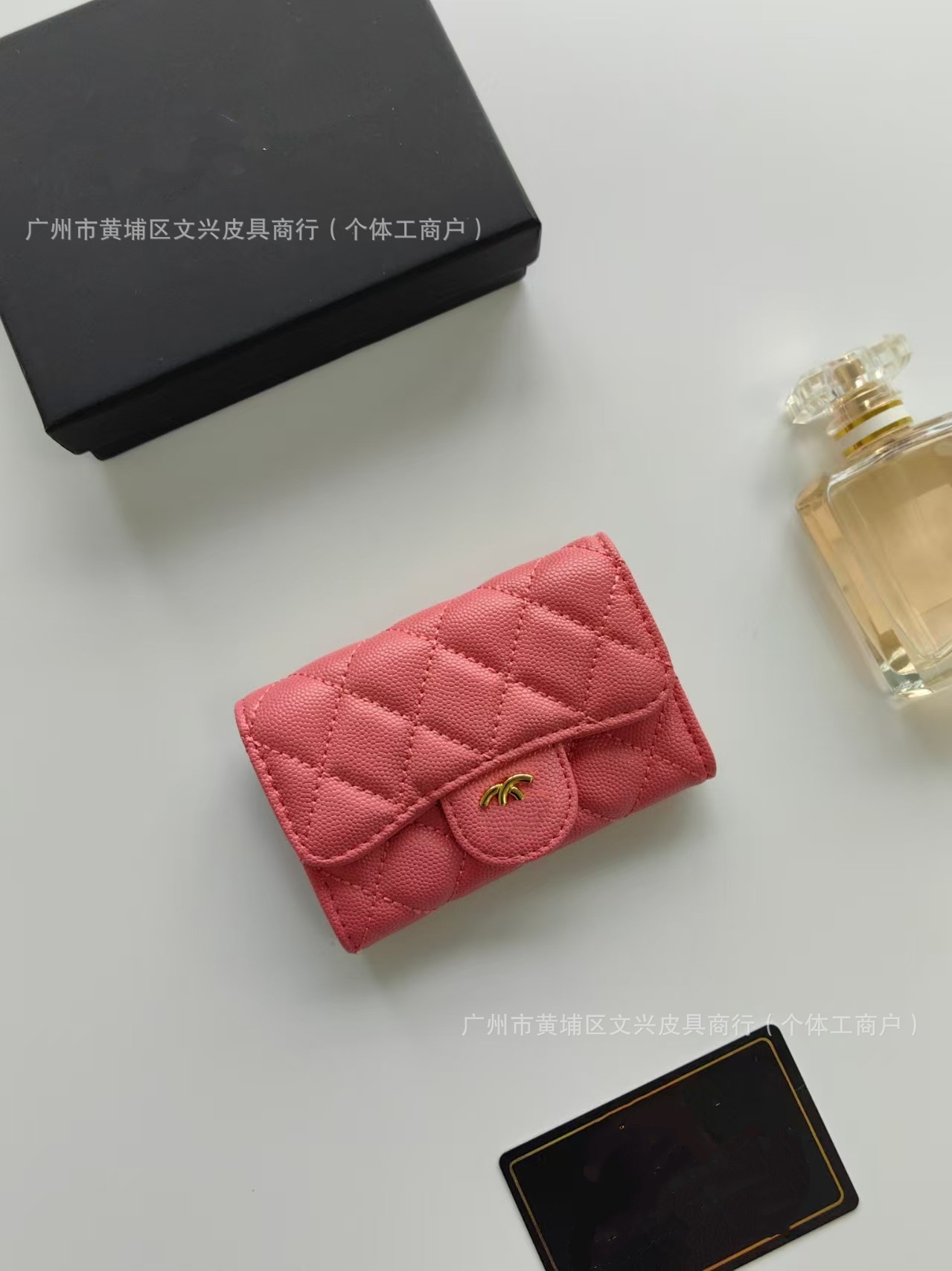 Cartera de cuero corta de diamante de alta calidad, nicho casual, gran capacidad, exquisita, pequeña bolsa de cambio de hebilla fragante.