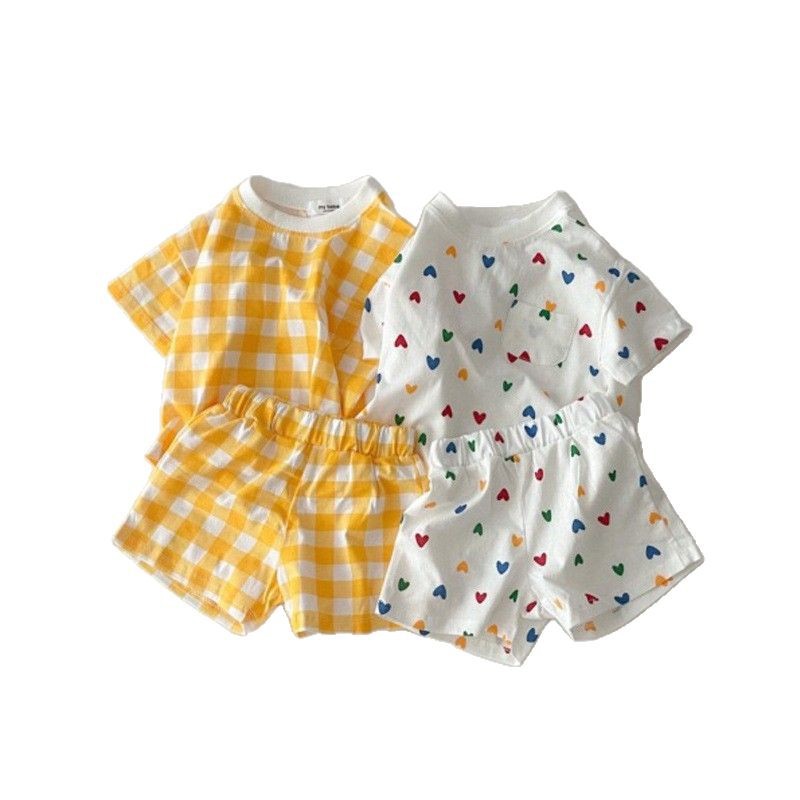 Conjunto refrescante de algodón para bebés, traje de verano con estampado de cuadros y corazón, dos piezas