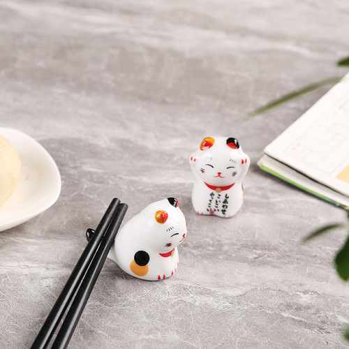 Japanese lucky cat chopstick holder Japanese wealth and style home hotel ceramic daily necessities chopstick holder chopstick holder 105