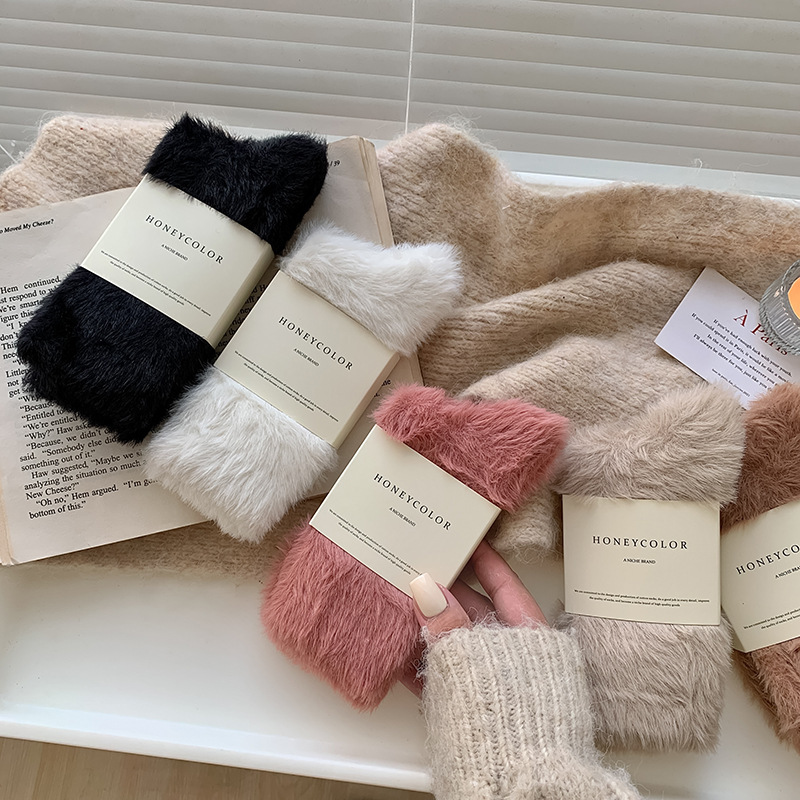 Mink velvet long wool socks women's autumn and winter sleep socks warm wool socks floor socks fleece-lined thickened mid-calf length socks Mink velvet long wool socks women's autumn and winter sleep socks warm wool socks floor socks fleece-lined thickened mid-calf length socks