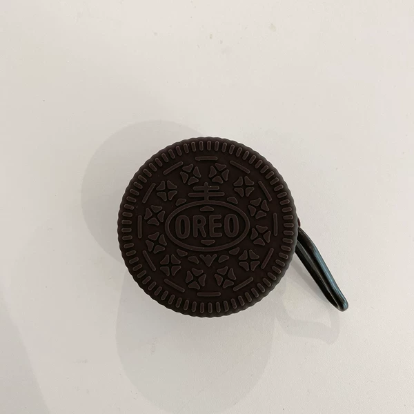 Black biscuits