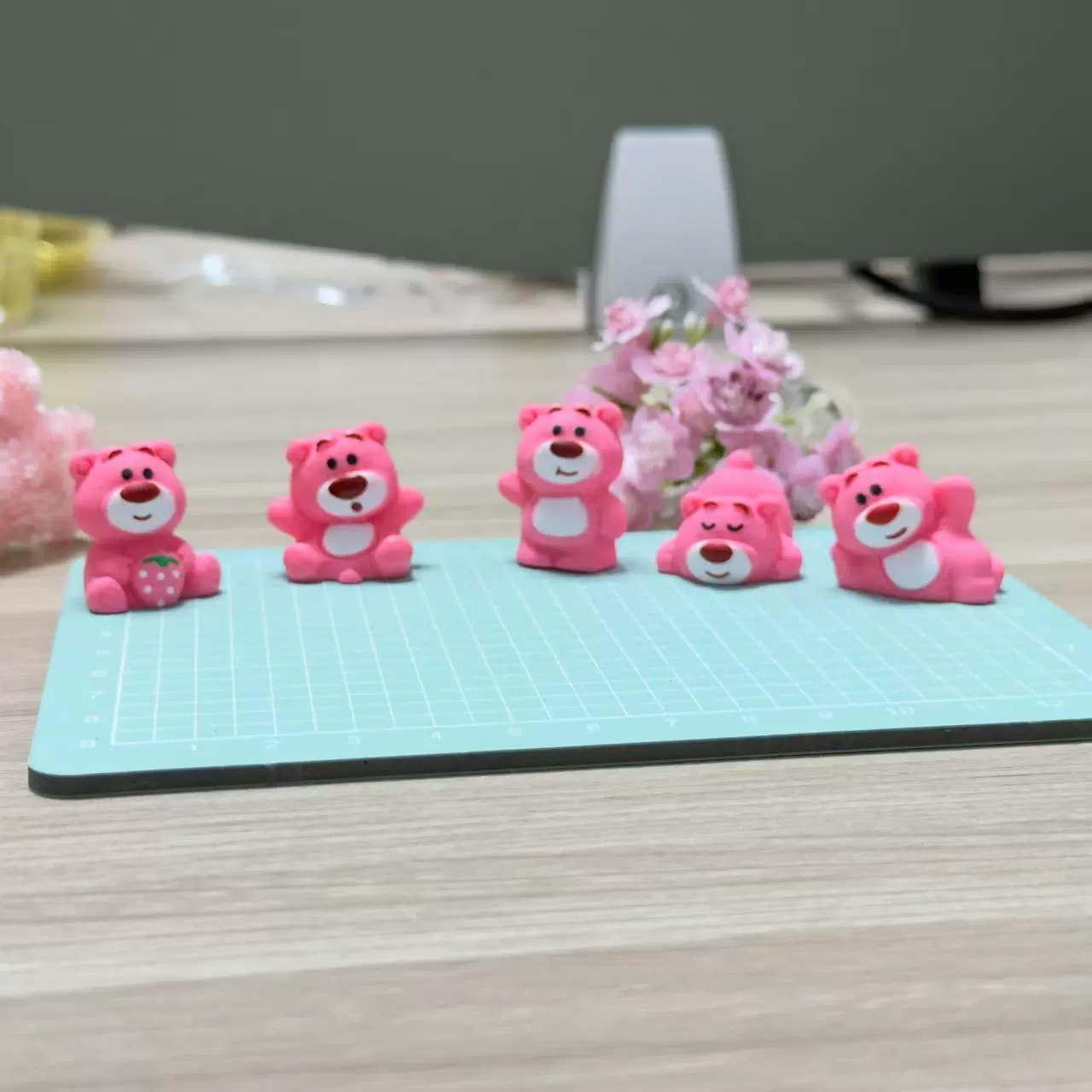 Стерео смола мультфильм клубничный медведь телефон l цепь чашка крышка декоративный крем клей DIY монитор столешницы украшения оптом