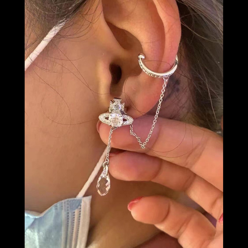 HENRIETTE马蹄扣水滴耳环-银800-9.jpg?x-oss-process=image/format,png