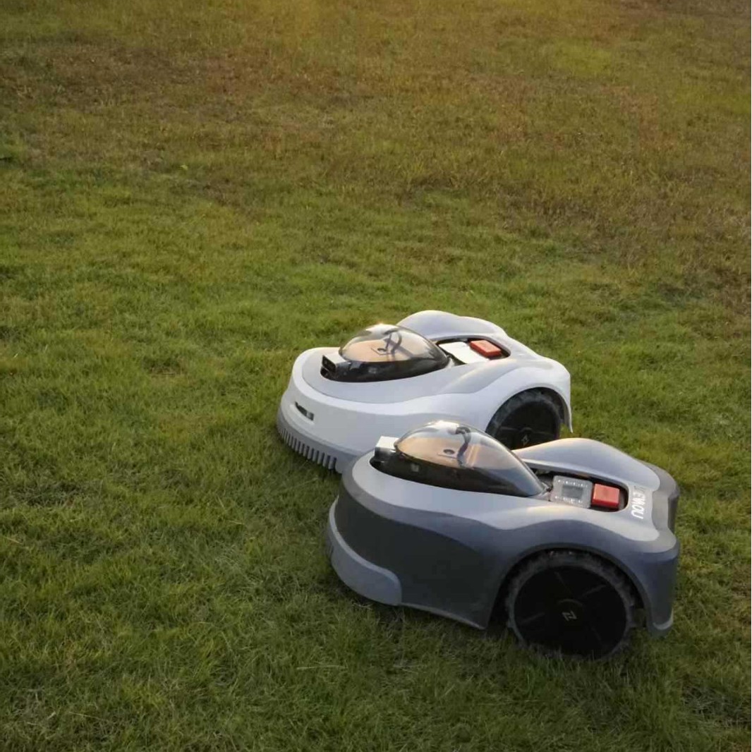 源头工厂全自动迷你割草机 电动GPS小型草坪机 高尔夫球场剪草机