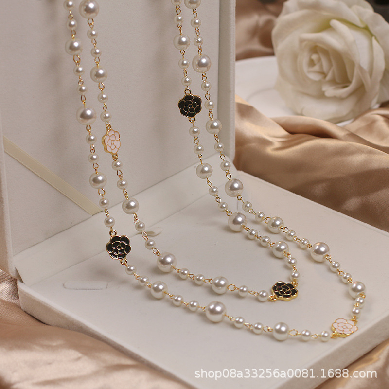 Long elegant necklace