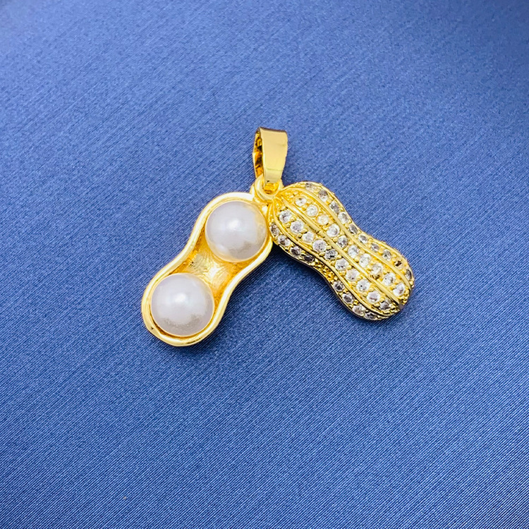 百種類のペンダントは心のままにファッションの経典を配合します。カップルの美しいペンダントは親友のアクセサリーを送ります。