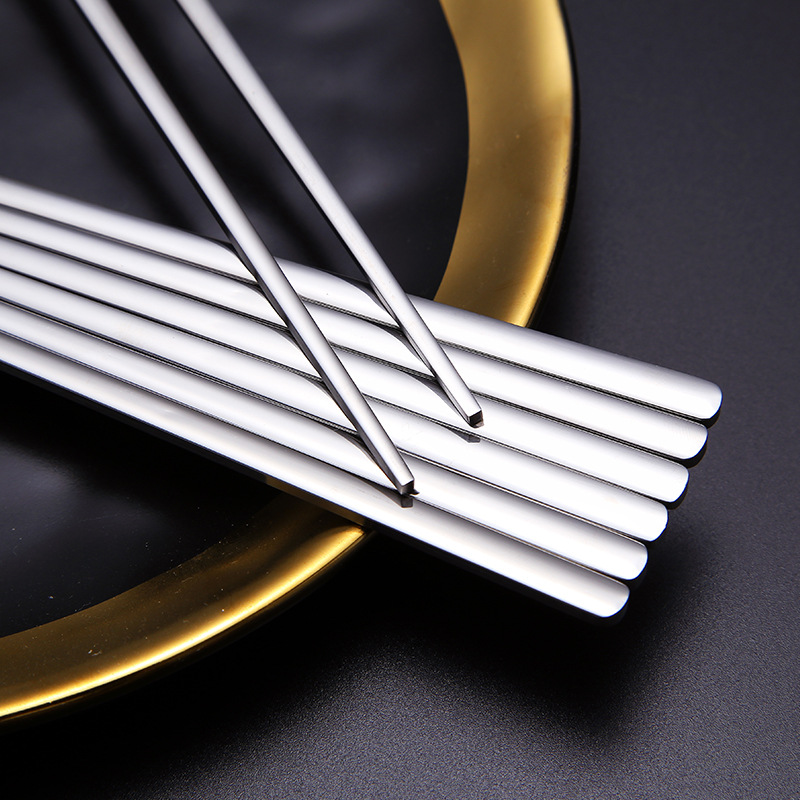 Palillos de acero inoxidable 304 palillos planos sólidos de estilo coreano Corea del Sur palillos sólidos gruesos de estilo coreano de acero inoxidable vajilla transfronteriza