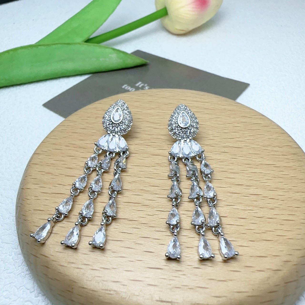 1 Pair Ig Style Shiny Water Droplets Tassel Inlay Copper Zircon Drop Earrings display picture 1