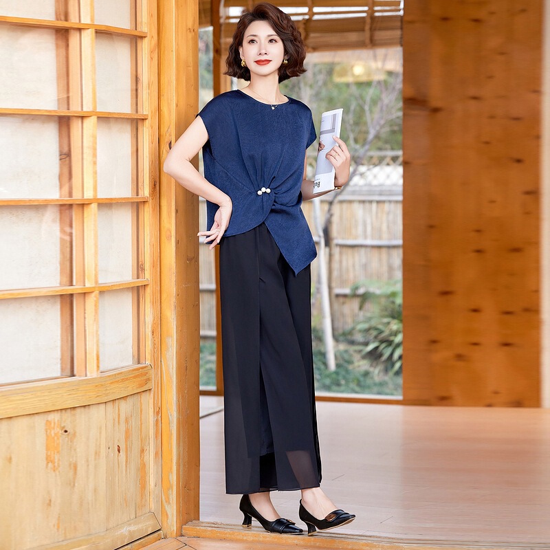 2026 Summer Fashion Set for Moms: Stylish Blouse and Short-Sleeve Top Two-Piece Set for Middle-Aged Women