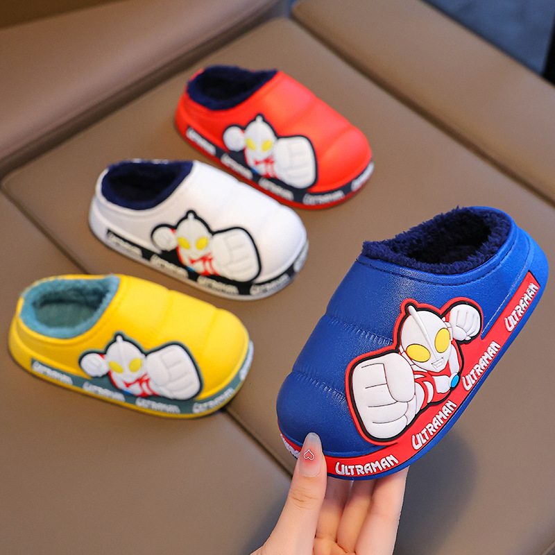Zapatillas de algodón para niños 2024 nuevo tipo de dibujos animados Ultraman bolsas de invierno para niños con zapatos de algodón impermeables para bebés de niñas