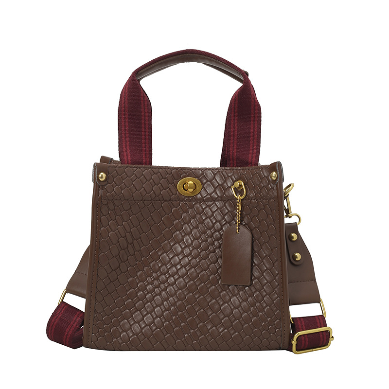Bolsa de mano de tejido de alta calidad para mujeres 2025 nueva moda transfronteriza de gran capacidad de transporte de hombro mochila