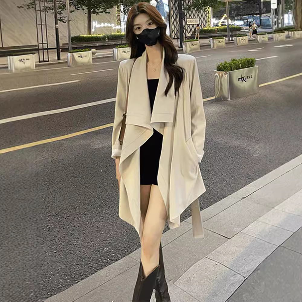 Fashion windbreaker women's 2024 autumn new western-style age-reducing waist slimming lapel long elegant top coat