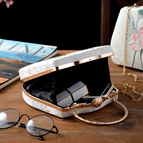 New retro Chinese style flower embroidered evening bag, portable Hanfu style cheongsam bag, one-shoulder crossbody bag, dress bag