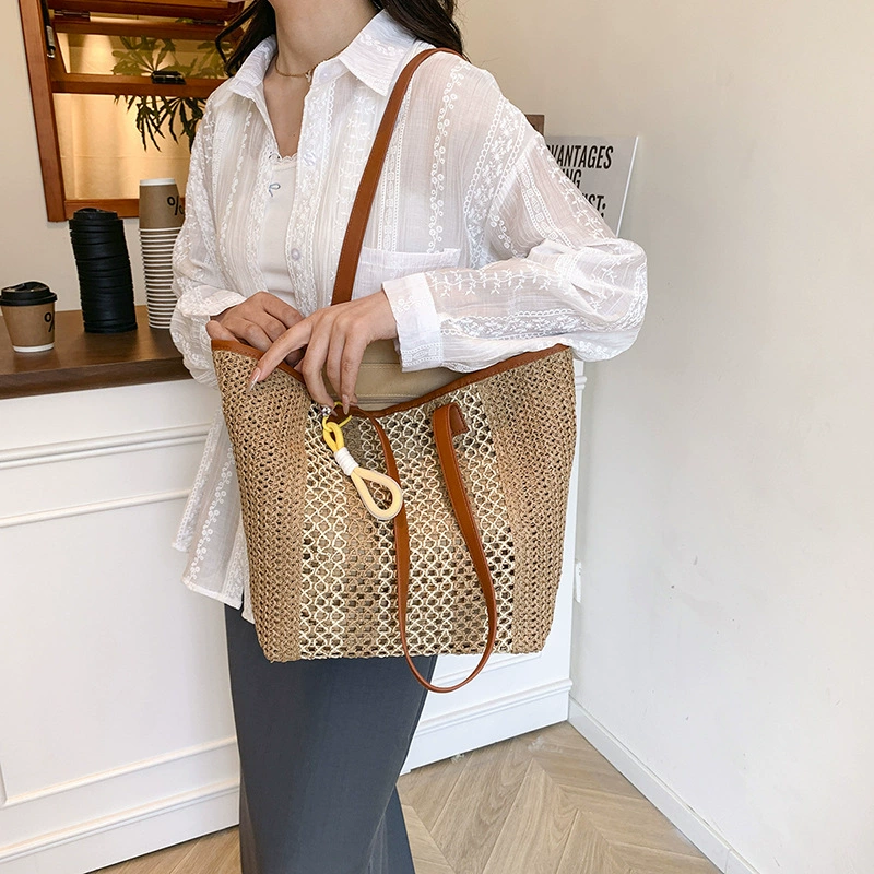 Universal fashionable straw beach one-shoulder bag for leisure, city style