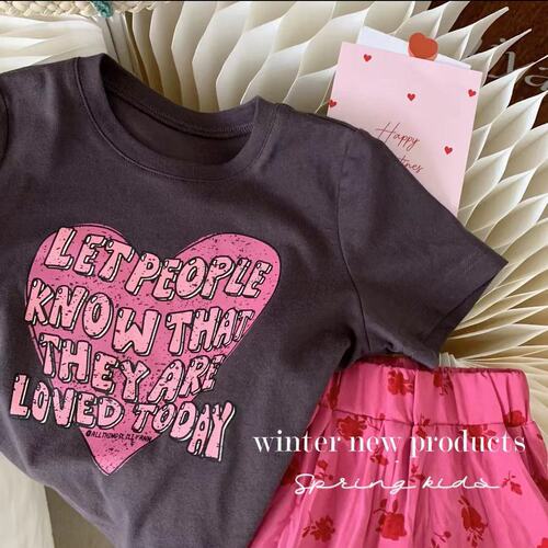 Internet celebrity Korean children's clothing parent-child clothing fashionable hot girl mother-daughter suit old retro love graffiti two-piece top