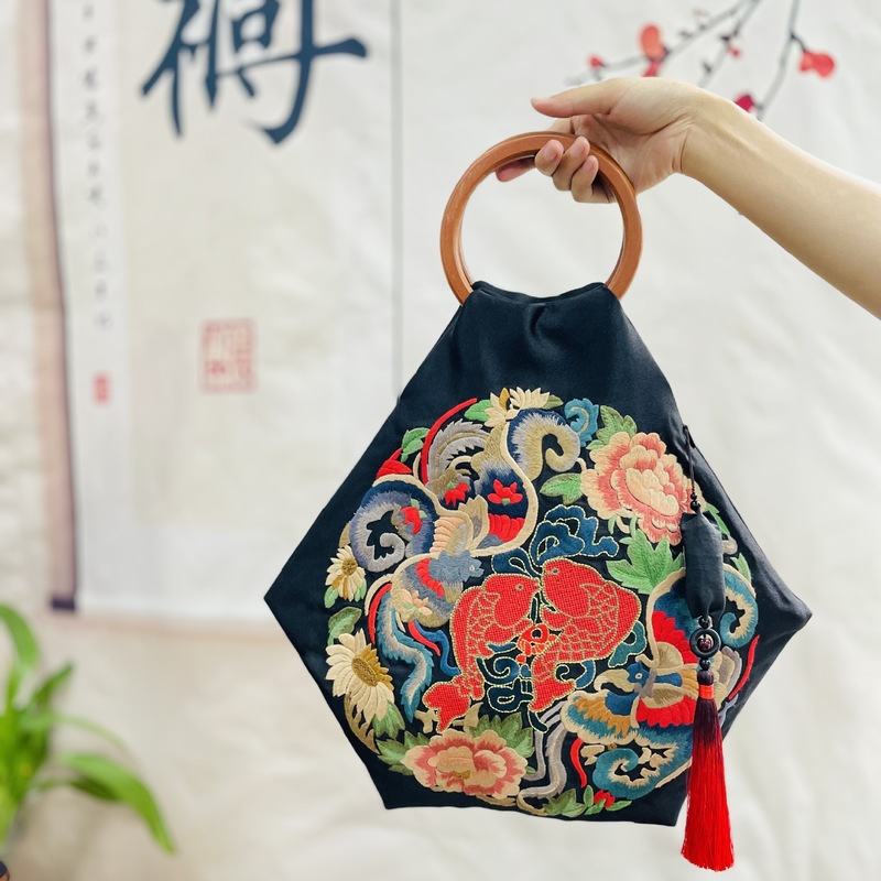 新中式民族仿手绣机绣打籽绣特色绣花手提包|undefined