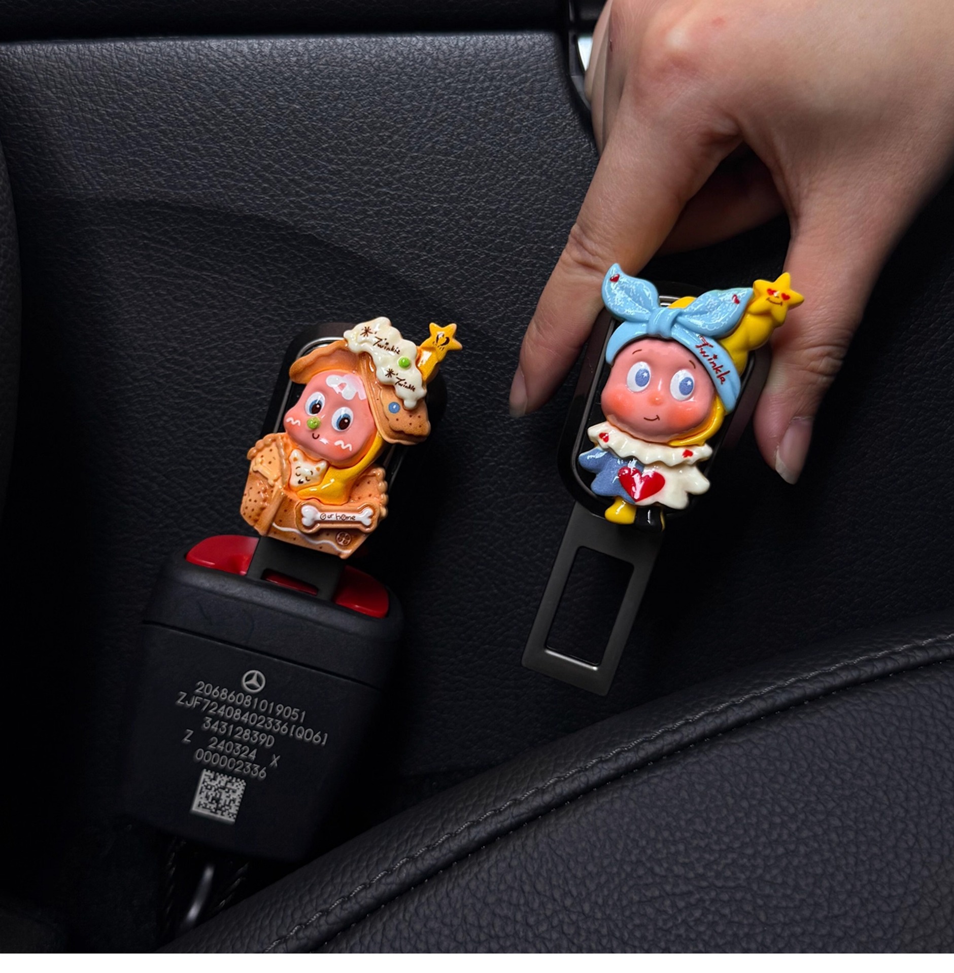 Cute Car Safety Plug with Buckle, Passenger Card Slot Plug, Car Rear Seat Extender Connector, Safety Belt