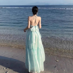 ミントマンボ海辺の休暇の雰囲気のビーチスカートデザインホルターネックドレス妖精のような気質の大きな裾のスカート