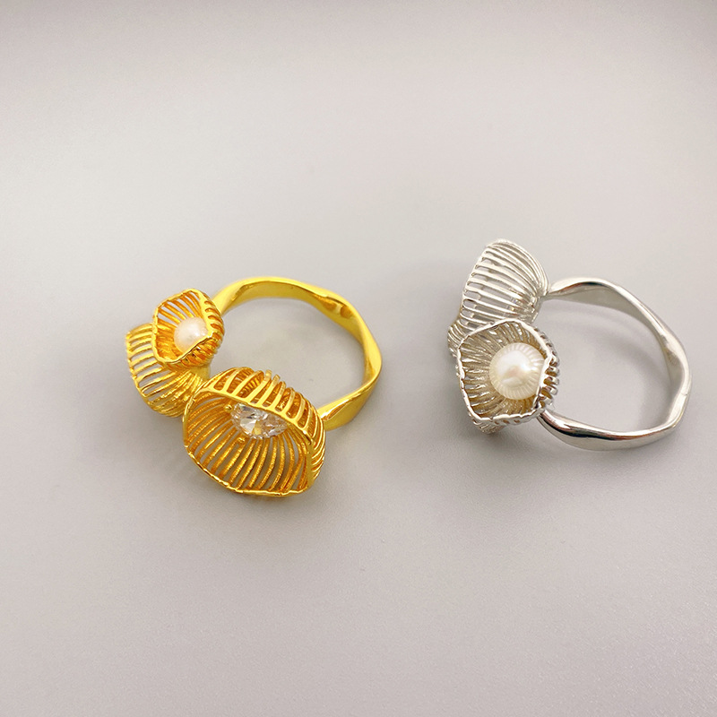 歐美新款三朵小花堆疊珍珠鑲鑽時尚個性戒指開口可調節女士食指戒
