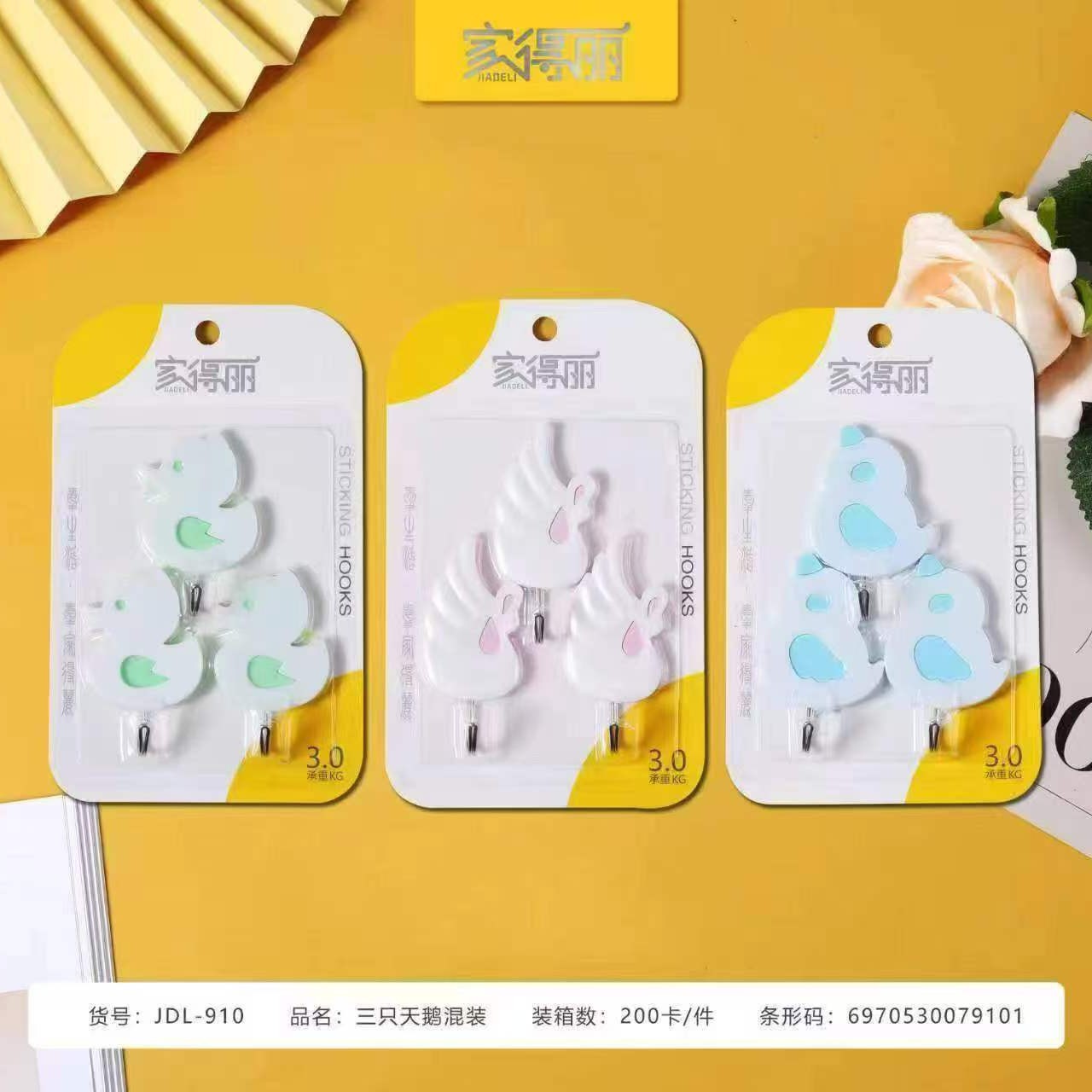 Tres ganchos viscosos transparentes de fresas rosa ganchos viscosos de dibujos animados ganchos viscosos multifuncionales para hogares dormitorios para estudiantes