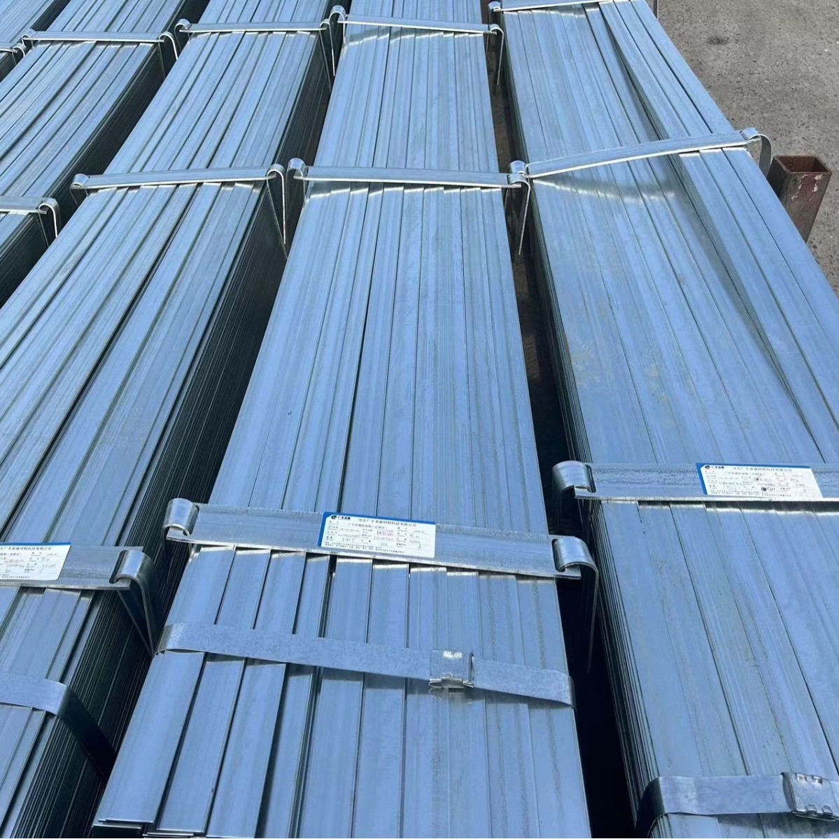 高锌层65μm微米热镀锌扁钢40x4接地极镀锌扁铁Q235b 热浸镀锌扁