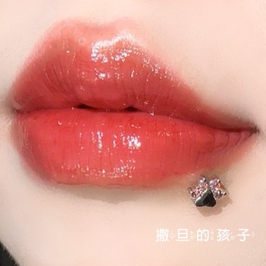 16G labret stud size and finish detail