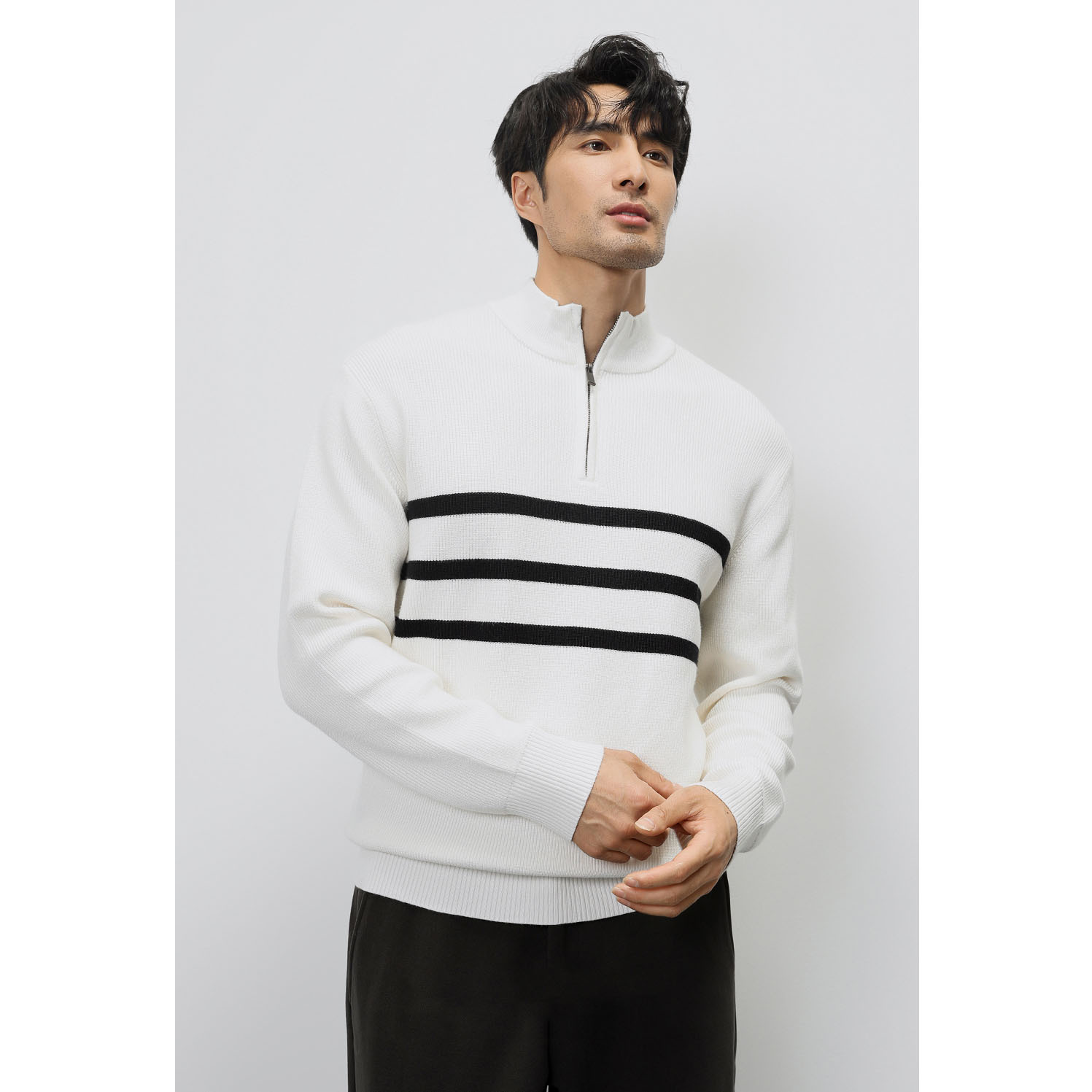 Men’s Semi-Zip Knit Sweater | Striped Business Casual Pullover With Breathable Fabric (Black/White, M-XXXL)_voghion.com