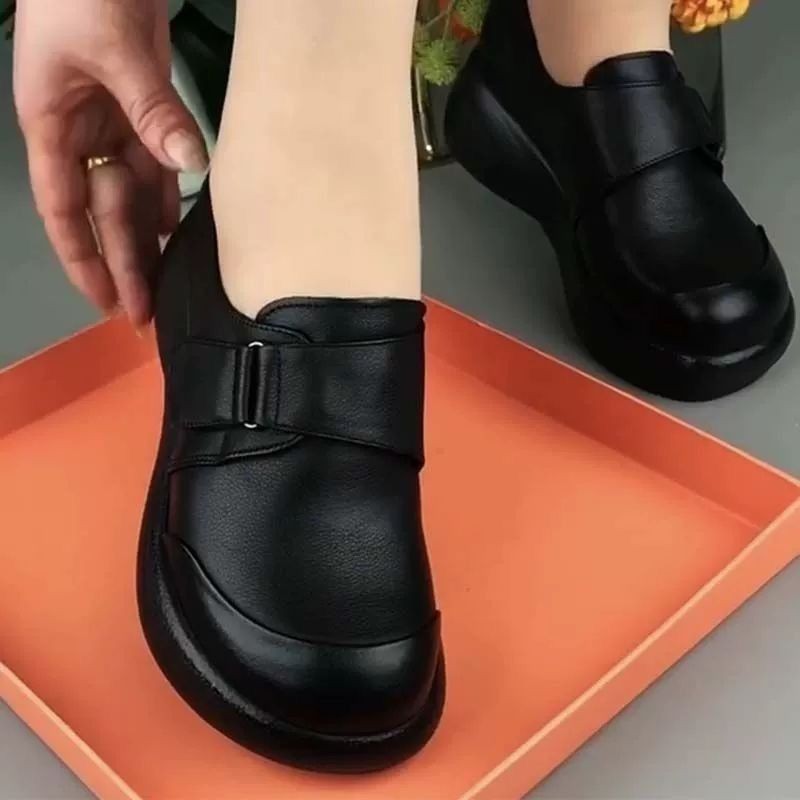 Velcro con suela gruesa, zapatos de suela suave cómodos, zapatos de madre, primavera de 2026 nuevos zapatos de cuero, zapatos de Lefour para mujeres
