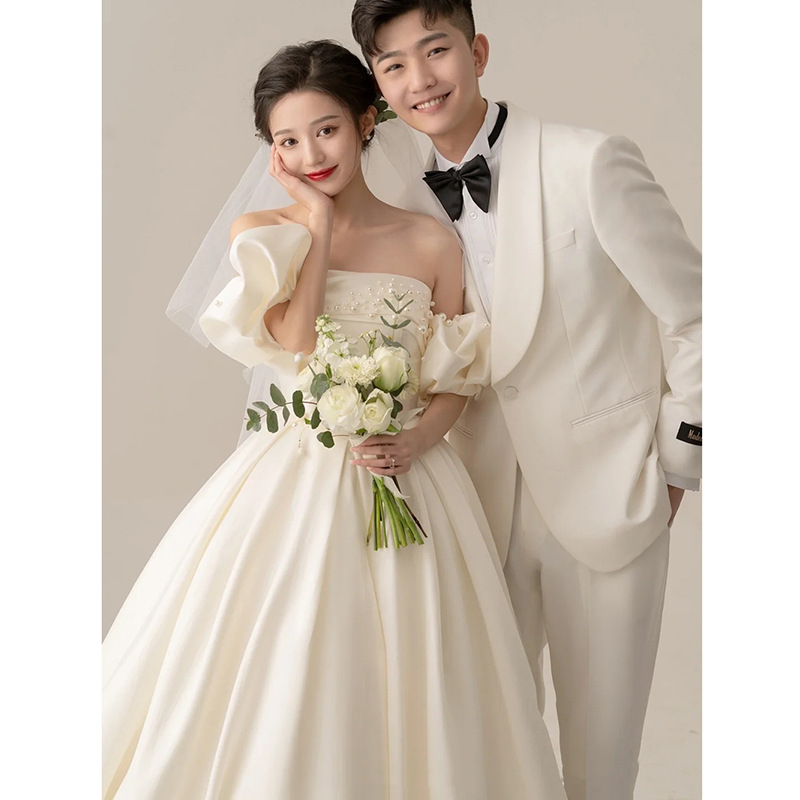 Lightweight Wedding Dress 2026 New Style Strapless Petite Bride Satin Floor-Length Bridal Gown Runaway Princess Spring Collection