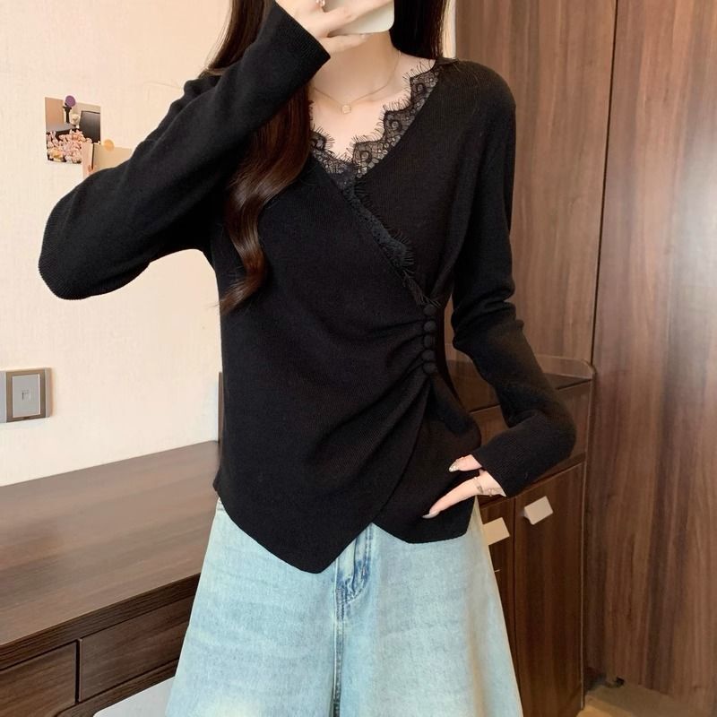 Black Korean-style lace V-neck beautiful base shirt, casual style, tummy-concealing, slimming, ruched, irregular waist-cinching top