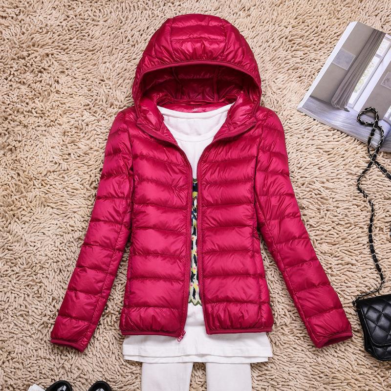 时尚轻薄羽绒服女加大加肥大码连帽白鸭绒短款轻便秋冬装保暖外套