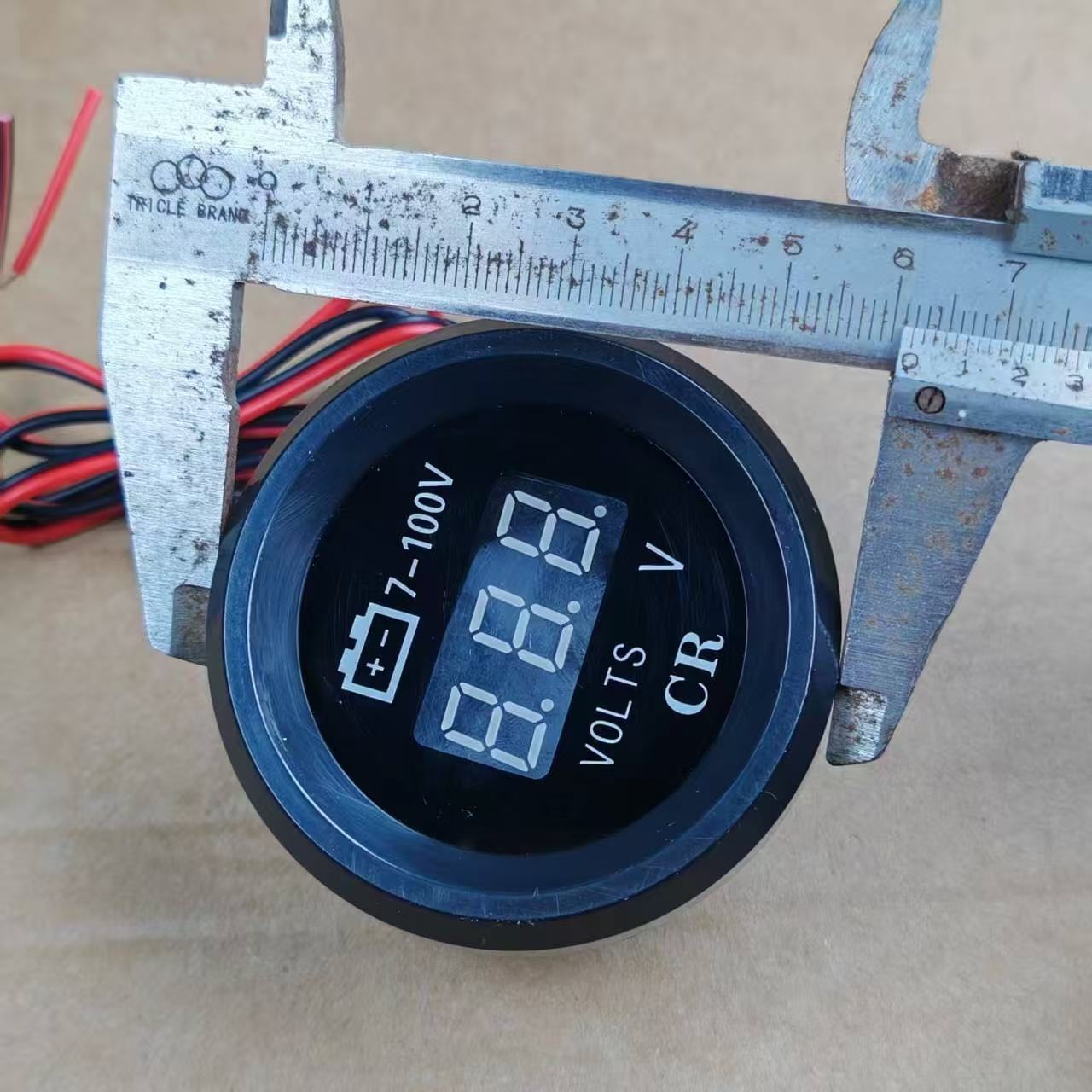 Digital display voltmeter for agricultural vehicle modification, used for electric ignition starting, universal voltmeter for tractors and tricycles