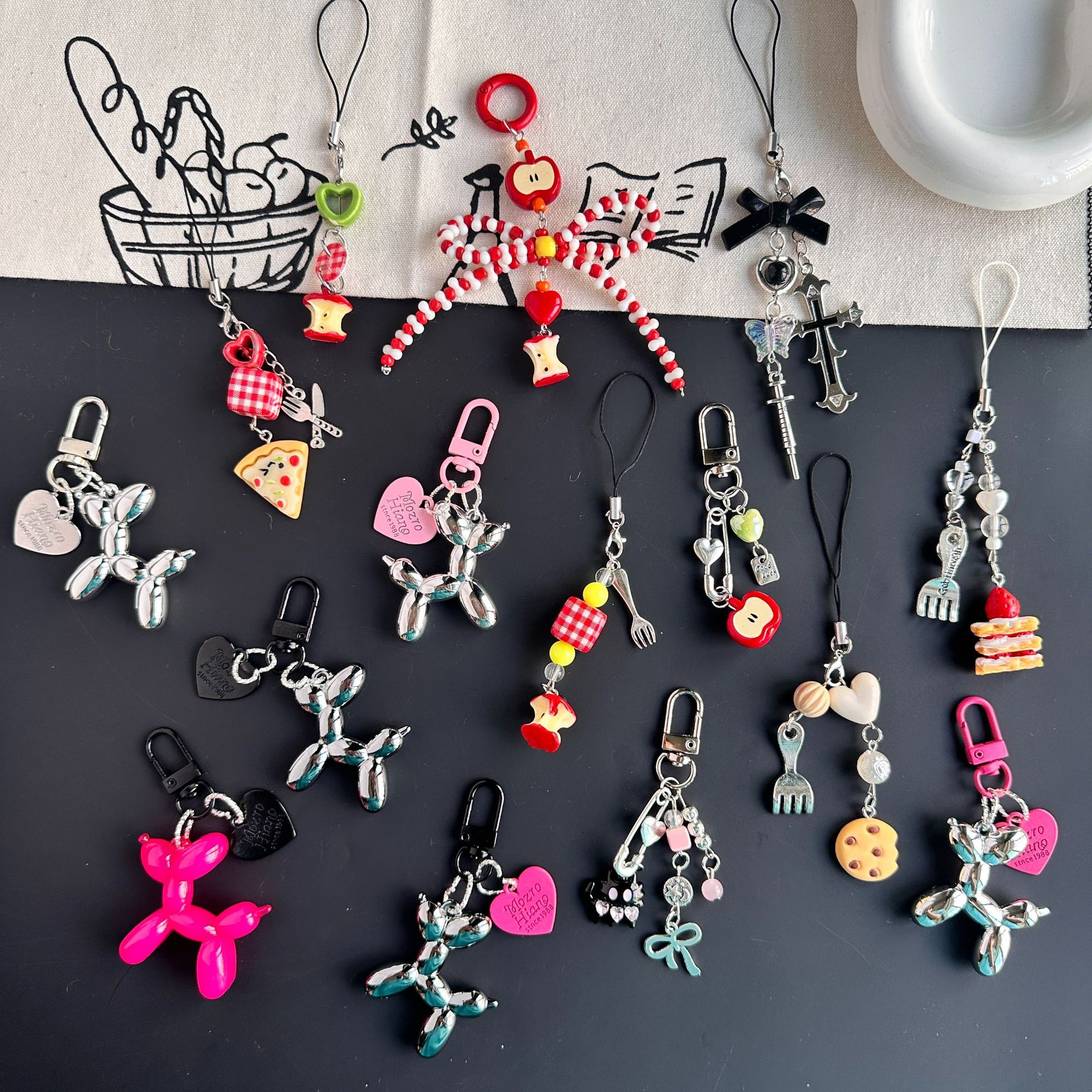 mini苹果核食玩钥匙扣挂件miu系包挂配饰小众ins风挂饰配件手机链