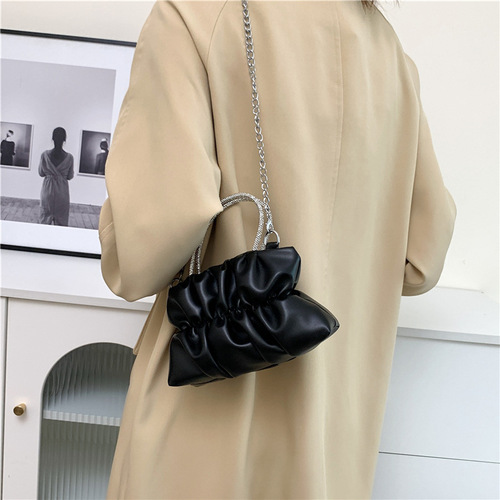  Summer New Arrival Trendy Celebrity Party Pleated Cloud Chain Crossbody Rhinestone Handheld Shoulder Bag for Women